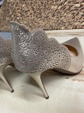 Jessica Simpson Champagne heels- sparkle